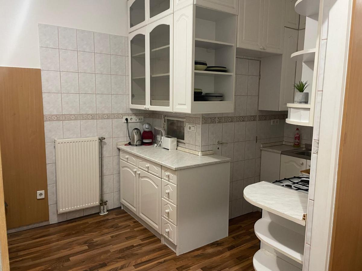 Lovely Apartment On Raday Corso Budapest Exterior photo